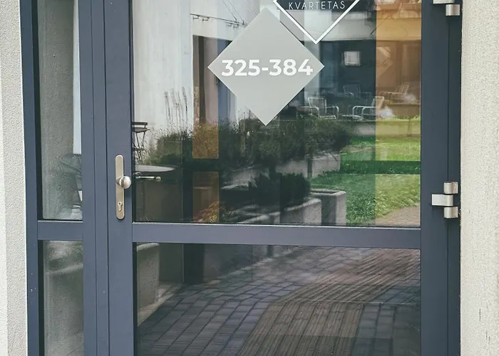 With A Large Balcony Διαμέρισμα